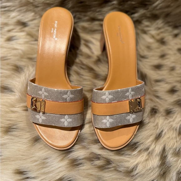 Louis Vuitton lock it mule - Picture 2 of 8